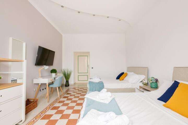 Elegant Aparment Vittorio City Center Рим Екстериор снимка