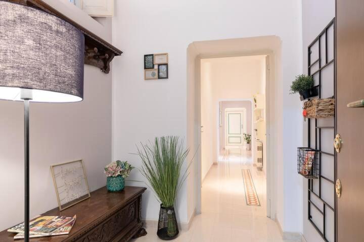 Elegant Aparment Vittorio City Center Рим Екстериор снимка